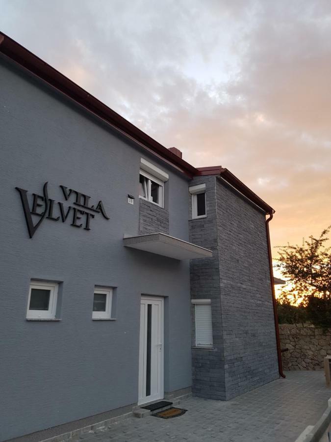 Velvet *